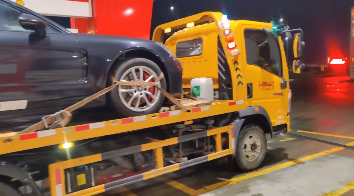 南宁行车途中遇到突发状况该如何呼叫道路救援？